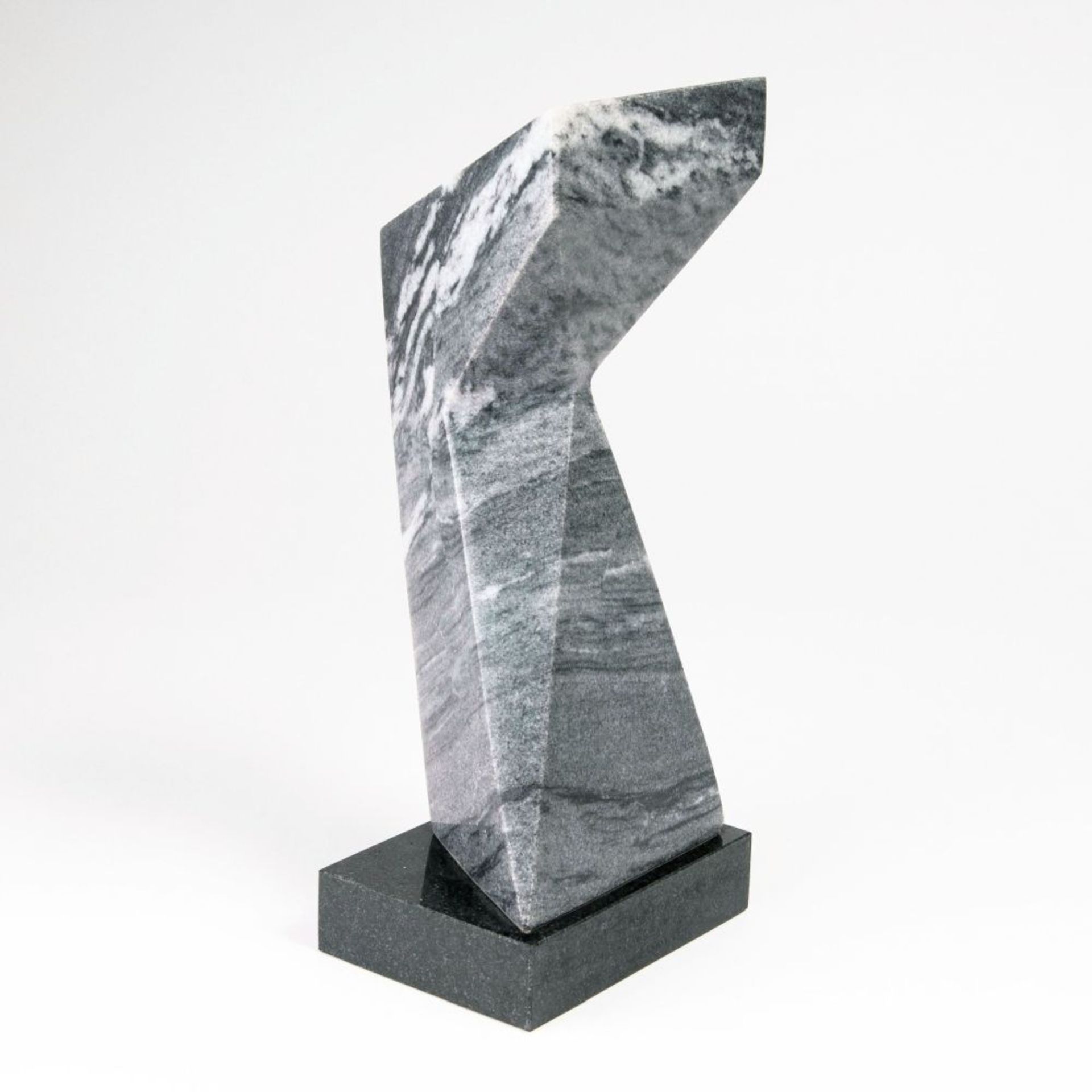 Beck, Wolfram (Greiz 1930 - Berlin 2004). Stone work 'Untitled'. - Image 2 of 2