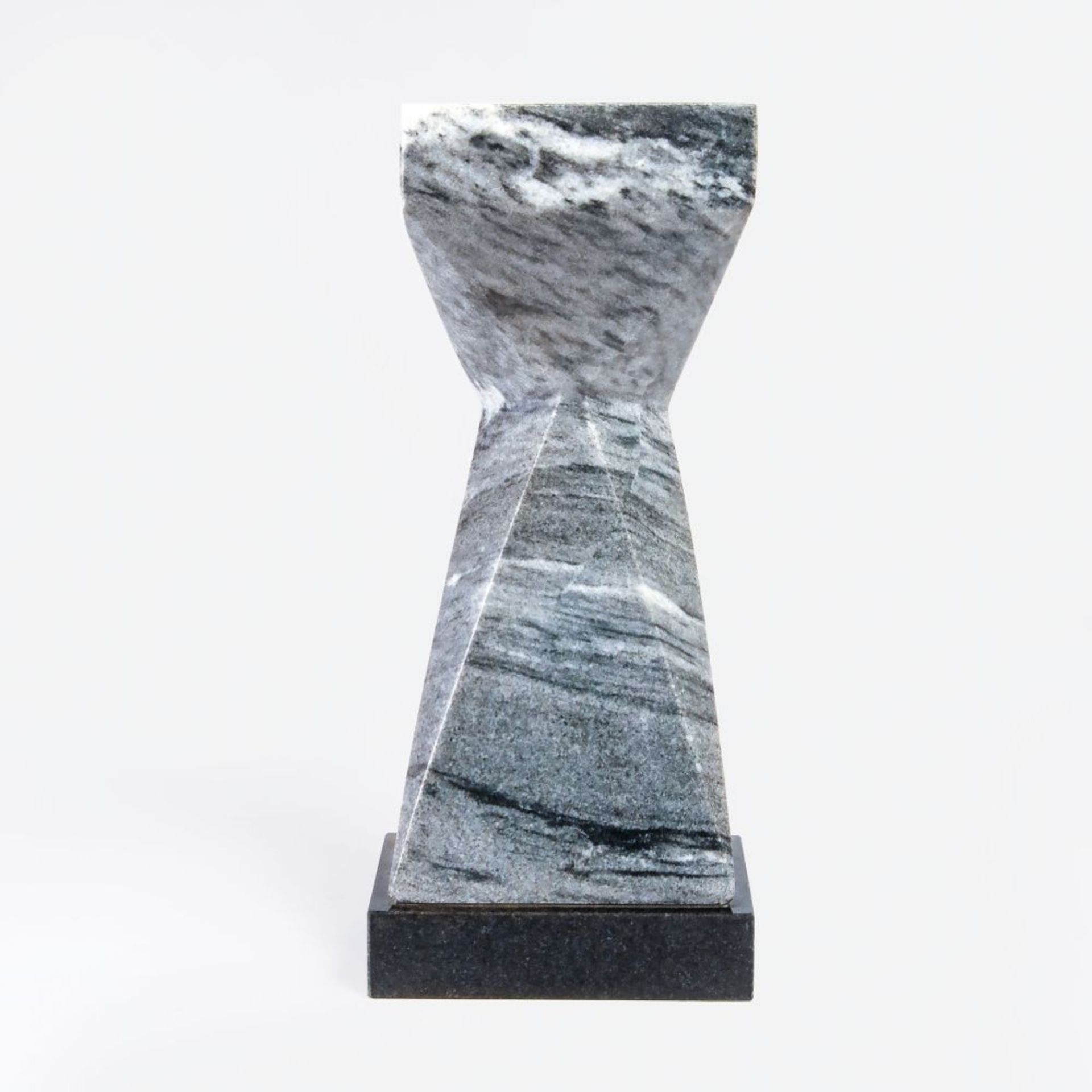 Beck, Wolfram (Greiz 1930 - Berlin 2004). Stone work 'Untitled'.