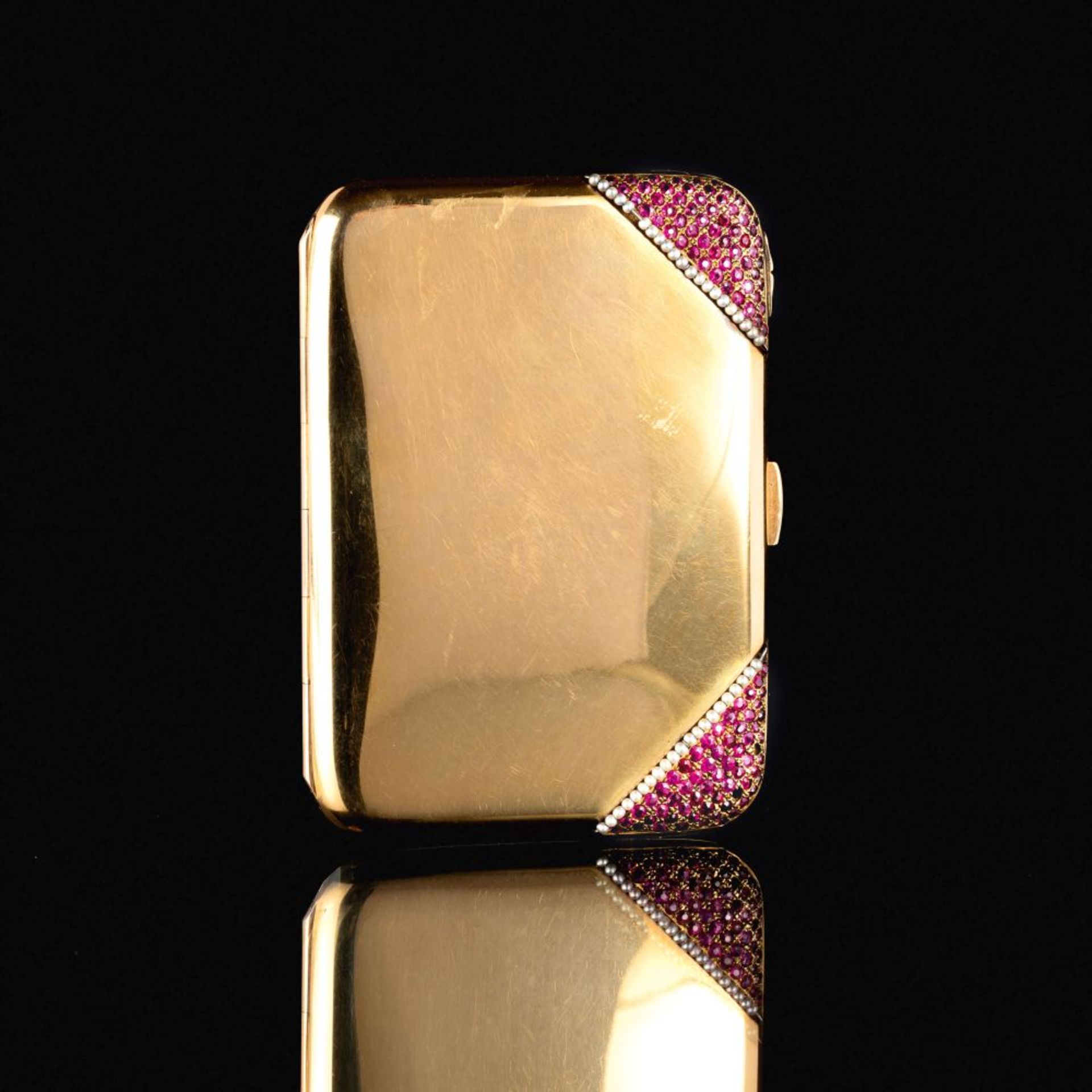 An Art Nouveau Gold Etui with Rubies.