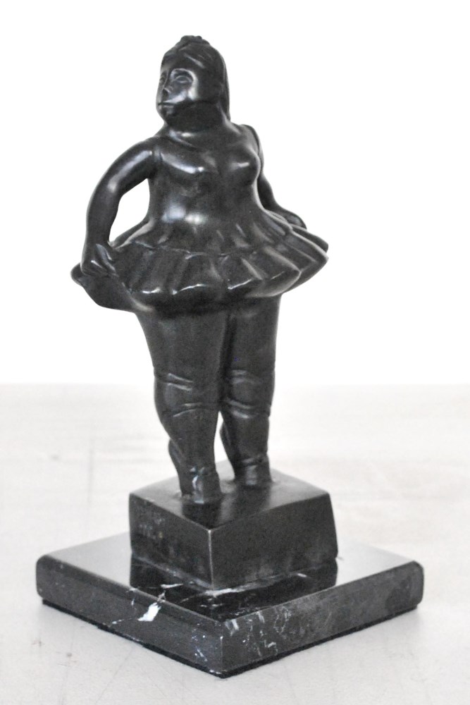 FERNANDO BOTERO [imputée] - Bailarina con Tu-Tu - Bronze scuplture with dark brown patina