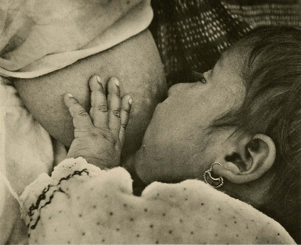 TINA MODOTTI - Indian Baby Nursing - Original vintage photogravure