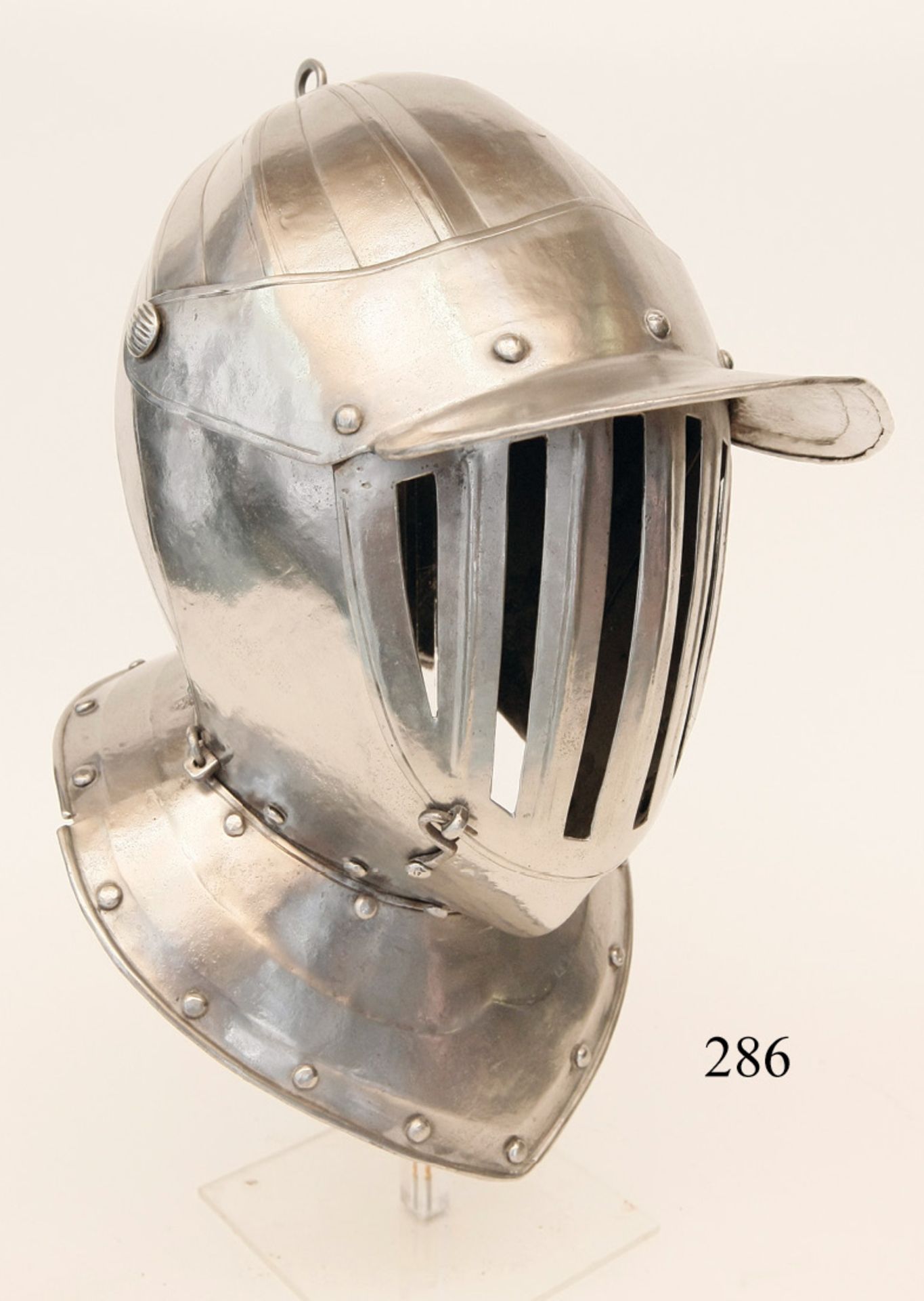 Mantelhelm, um 1610