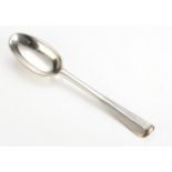 A GEORGE II HANOVERIAN PATTERN SILVER TABLESPOON, ESTER FORBES, DUBLIN, 1735