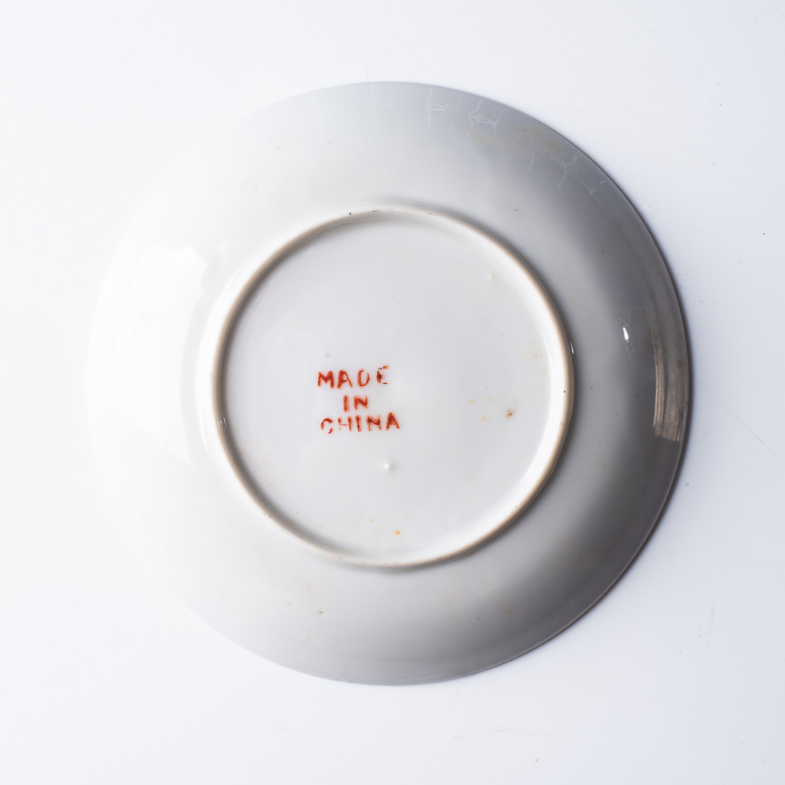 A CHINESE "ROSE MEDALLION CANTON" PART DINNER SERVICE, 20th CENTURY Vividly enamelled with - Image 2 of 2