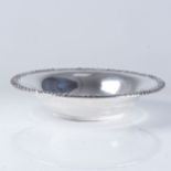 AMERICAN SILVER FRUIT BOWL Makers mark R + B Co, circular with gadroon border, 320g, 24cm diameter