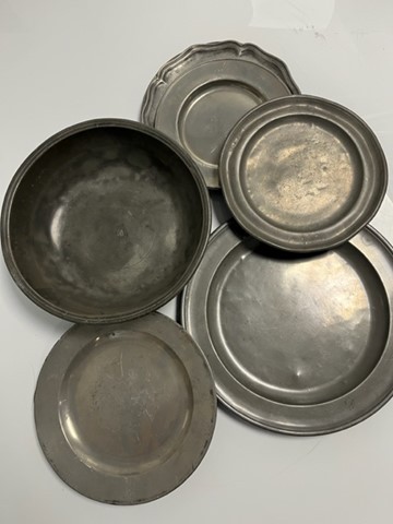 A COLLECTION OF PEWTER SHIP PLATES Various shapes and sizes, possibly circa 1700 (19)