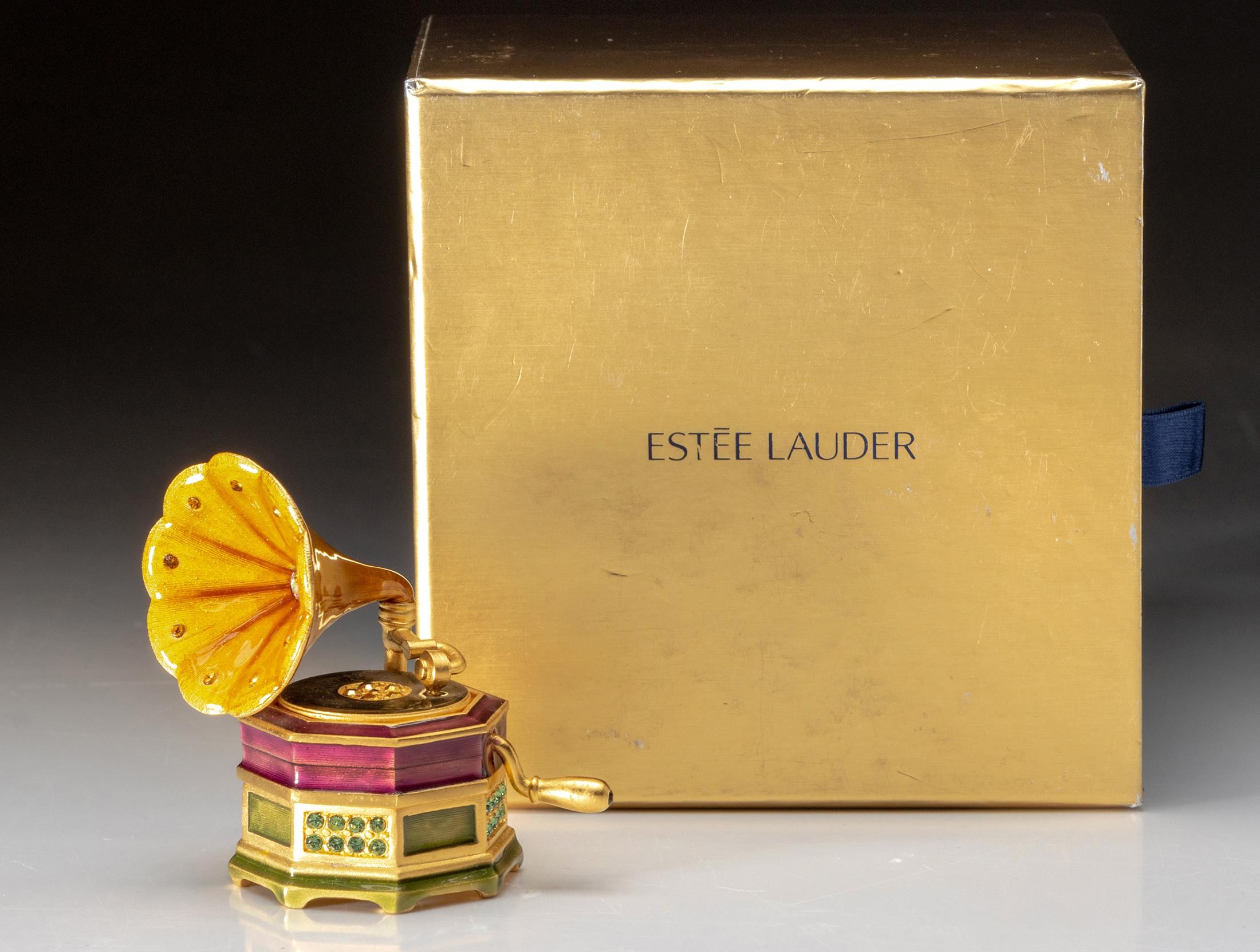 AN ESTEE LAUDER SOLID PERFUME COMPACT, GLORIOUS GRAMOPHONE, 2007 - Image 2 of 2