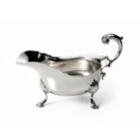 A GEORGE V SILVER SAUCE BOAT, WALKER AND HALL, BIRMINGHAM, 1916