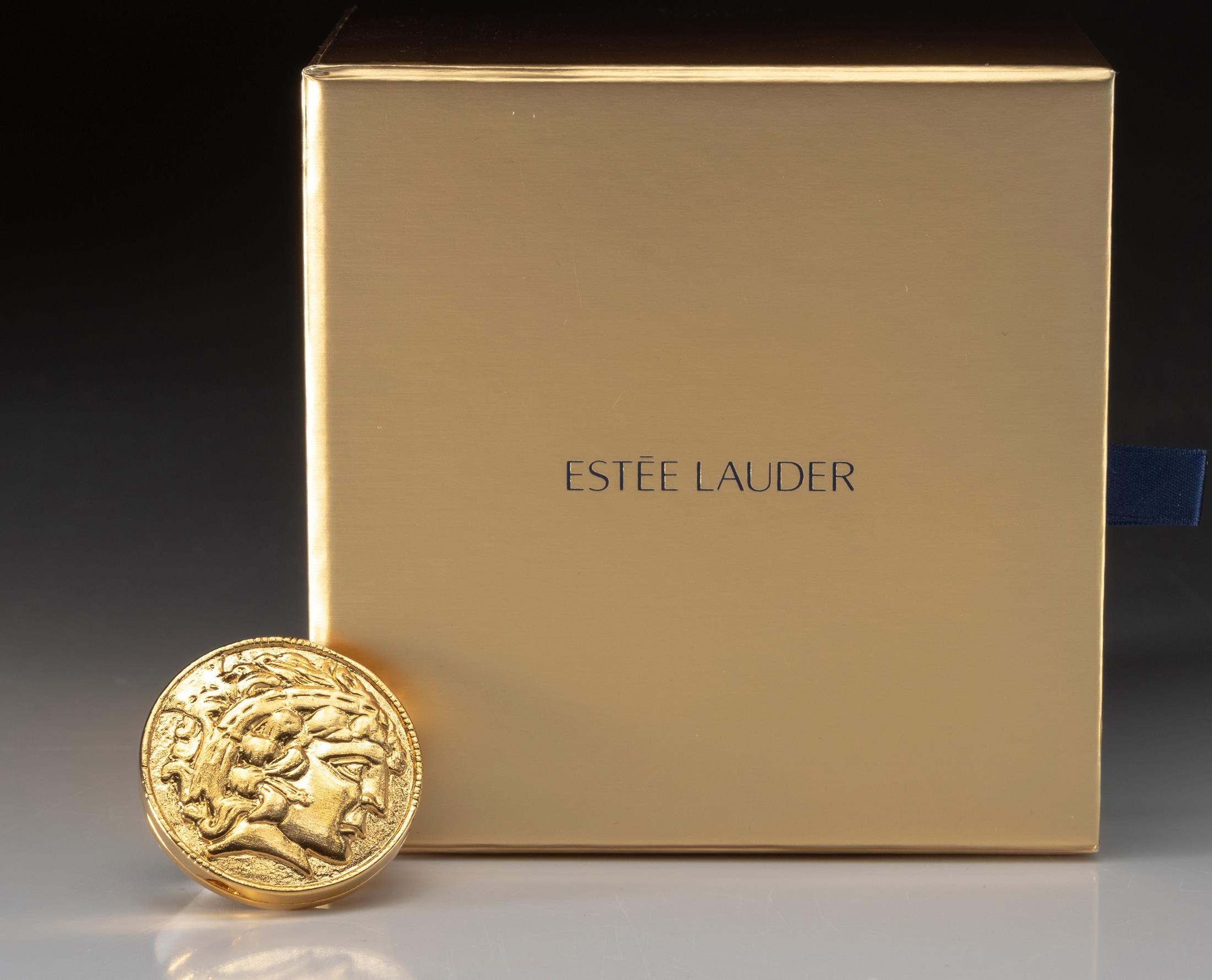 AN ESTEE LAUDER SOLID PERFUME COMPACT, PROSPERITY COIN, 2012 - Bild 2 aus 2