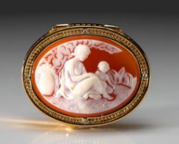AN ESTEE LAUDER SOLID PERFUME COMPACT, CAMEO, 1998