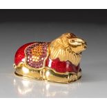 AN ESTEE LAUDER SOLID PERFUME COMPACT, LEGENDARY LION - DESIGNED BY JUDITH LEIBER, 2004