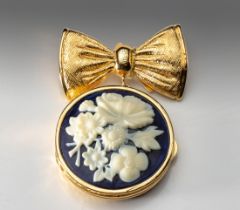 AN ESTEE LAUDER SOLID PERFUME COMPACT, YOUTH DEW CAMEO, 2005