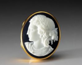 AN ESTEE LAUDER SOLID PERFUME COMPACT, TIMELESS CAMEO, 2010