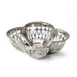 A GEORGE V SILVER DISH, MAKER'S MARKS RUBBED, BIRMINGHAM, 1910