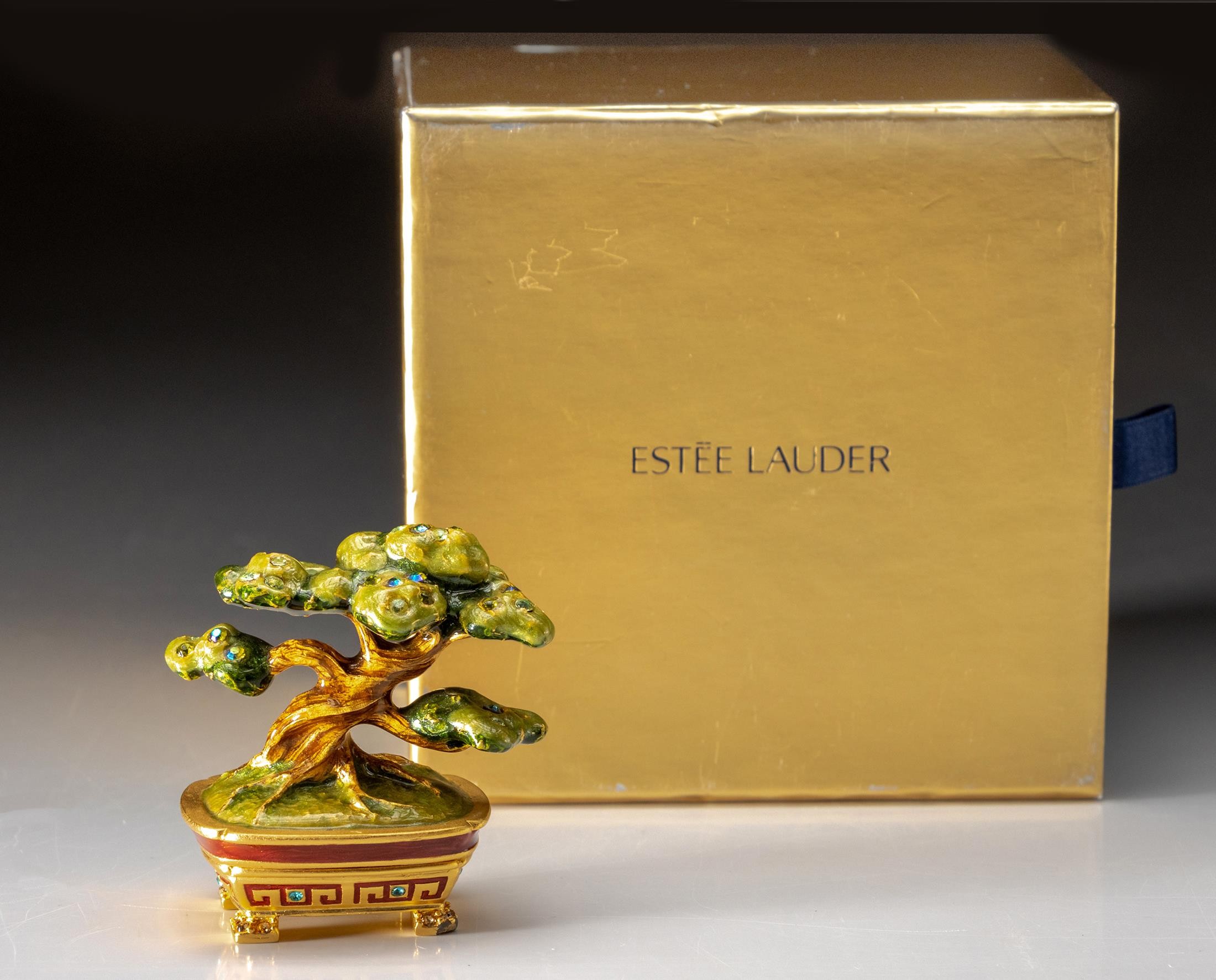 AN ESTEE LAUDER SOLID PERFUME COMPACT, MAGNIFICENT BONSAI - DESIGNED BY JAY STRONGWATER, 2007 - Image 2 of 2