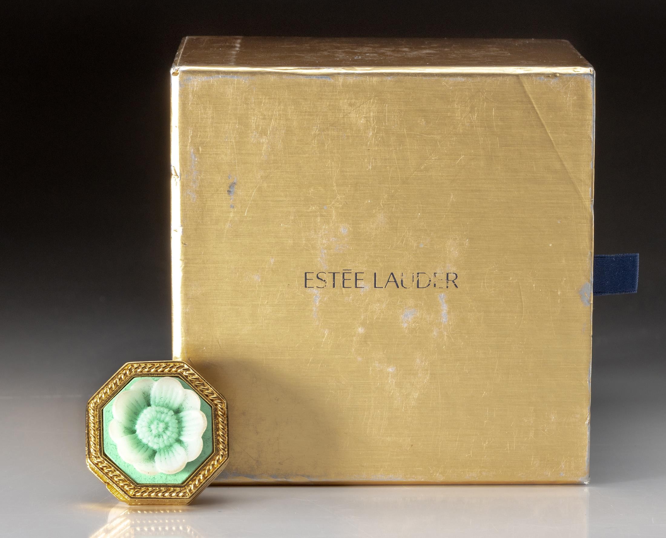 AN ESTEE LAUDER SOLID PERFUME COMPACT, YOUTH DEW FLOWER CAMEO, 2007 - Image 2 of 2