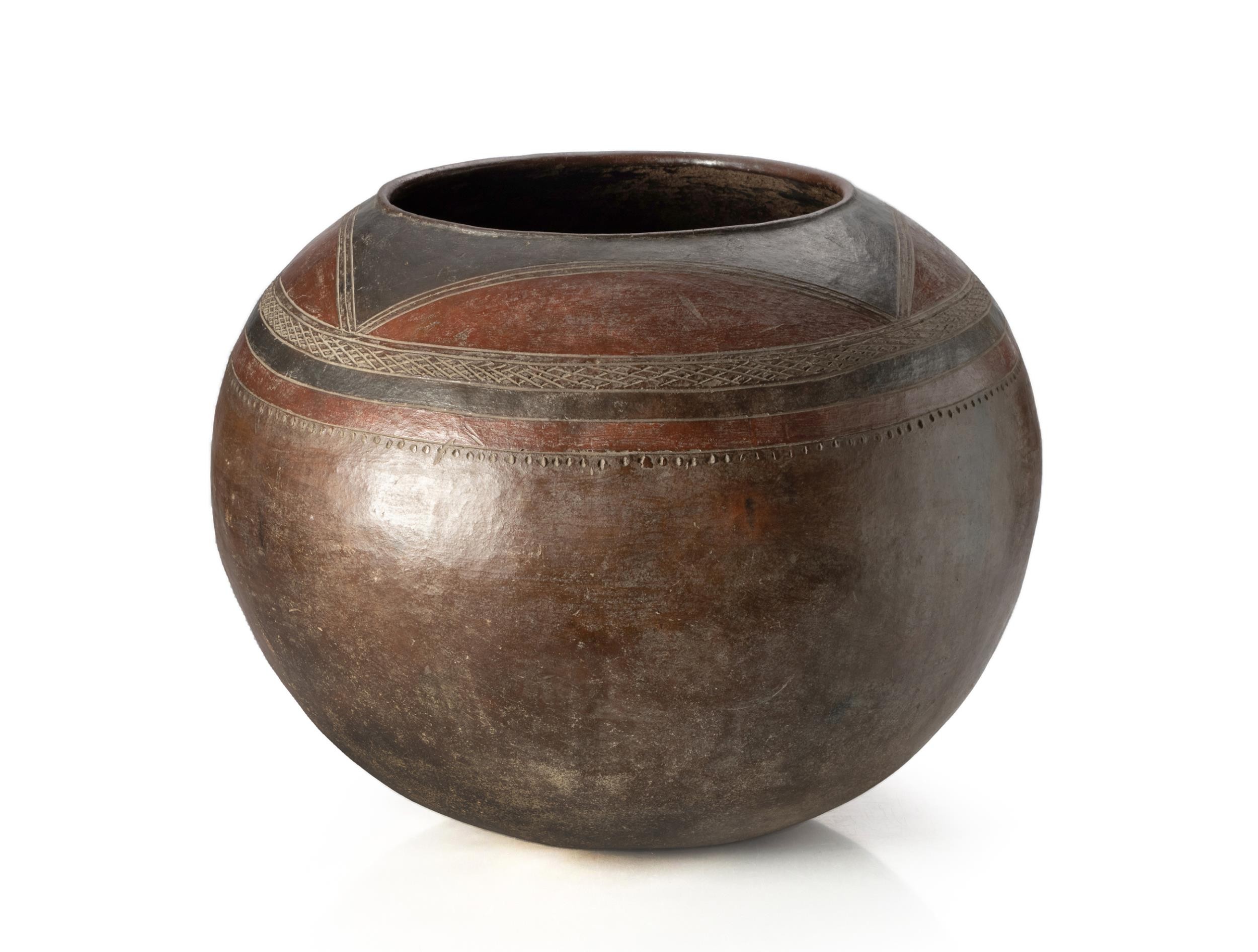 A NTWANE OR NORTH SOTHO BEER POT, EARLY TO MID 20TH CENTURY