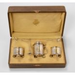 A CASED SILVER CRUET SET, CARL GUSTAV HELLBERG, STOCKHOLM, 1921