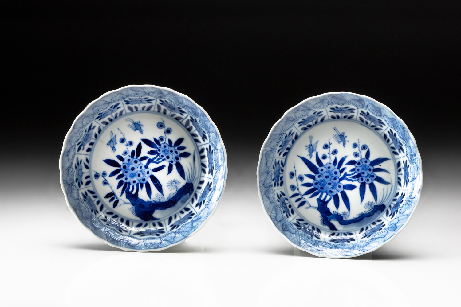 A PAIR OF CHINESE BLUE AND WHITE SAUCER DISHES, QING DYNASTY, 19TH CENTURY