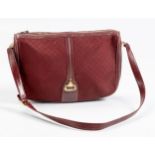 A 1970'S GUCCI BURGUNDY SHOULDER BAG