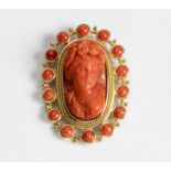 A CORAL BROOCH/PENDANT