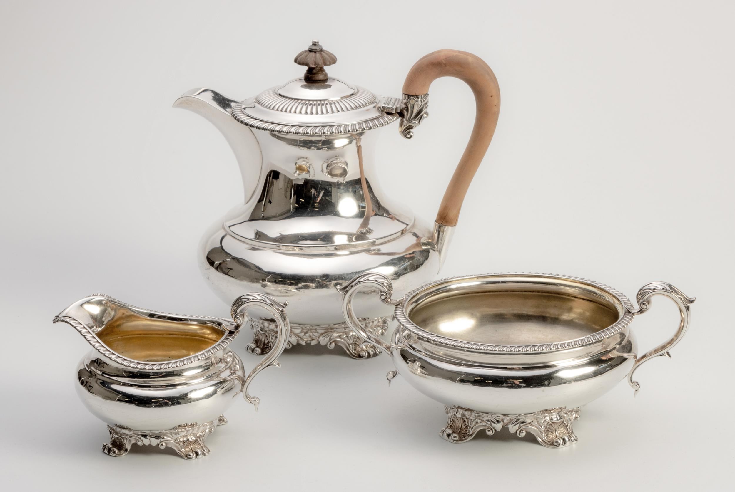 A GEORGE IV SILVER THREE PIECE TEA SERVICE, ROBERT HENNELL II, LONDON, 1828