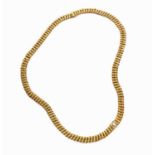 AN 18CT GOLD CHAIN NECKLACE