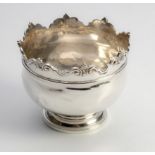 AN EDWARD VII SILVER MINIATURE ROSE BOWL, GOLDSMITHS AND SILVERSMITHS CO LTD, LONDON, 1904