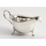 A SILVER SAUCE BOAT, SYNYER AND BEDDOES, BIRMINGHAM, FIRST HALF TWENTIETH CENTURY