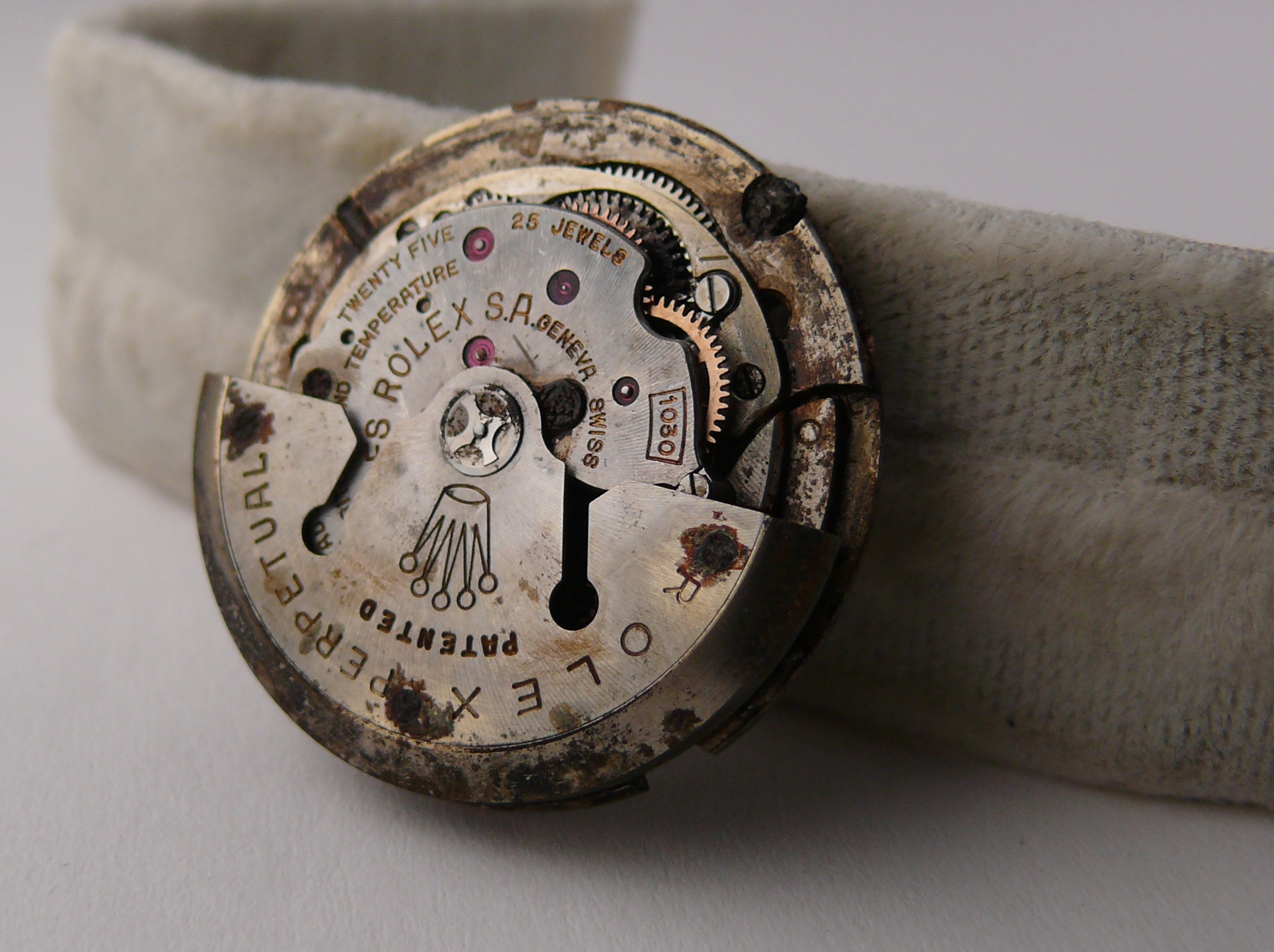 1950s Vintage Rolex Submariner 6538 Automatic Movement Caliber 1030 for Parts or projects Please - Image 3 of 6