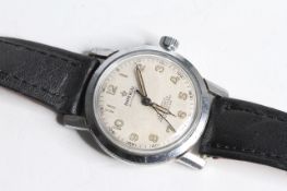 *TO BE SOLD WITHOUT RESERVE* VINTAGE IMPERIAL BUMPER AUTOMATIC 17 JEWEL, circular white dial with