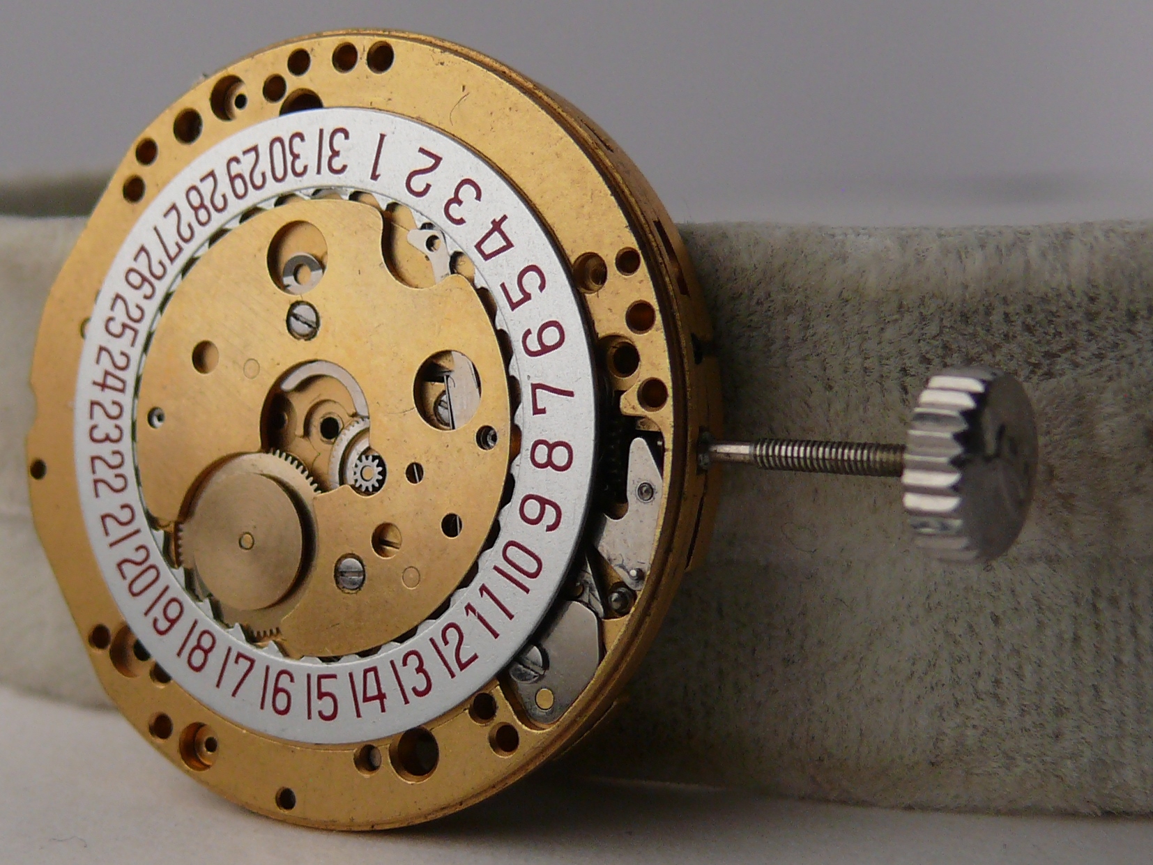 Incomplete Vintage Breitling calibre 12 Movement for Parts projects or restorations - Image 3 of 3
