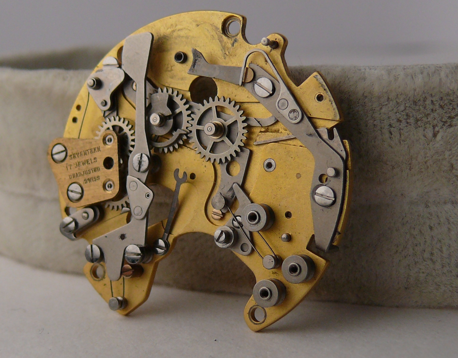 Incomplete Vintage Breitling calibre 12 Movement for Parts projects or restorations. - Image 2 of 3