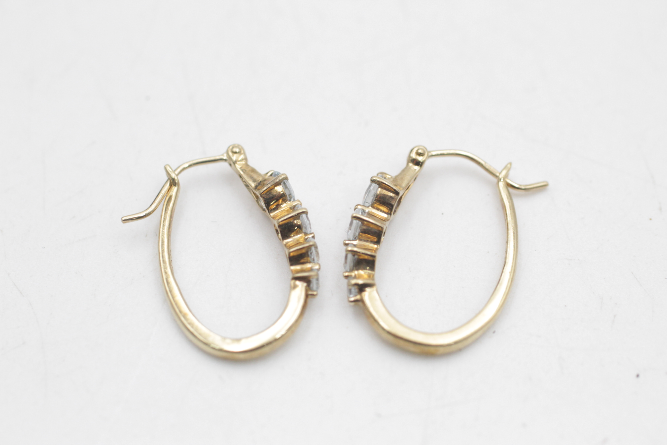9ct gold vintage aquamarine elongated hoop earrings (2.6g) - Image 3 of 4