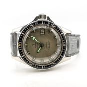 GENTLEMAN'S VINTAGE YEMA SUPERMAN "PATENT PENDING" GREY DIAL, REF. 241117, CIRCA. 1974, 38MM CASE,