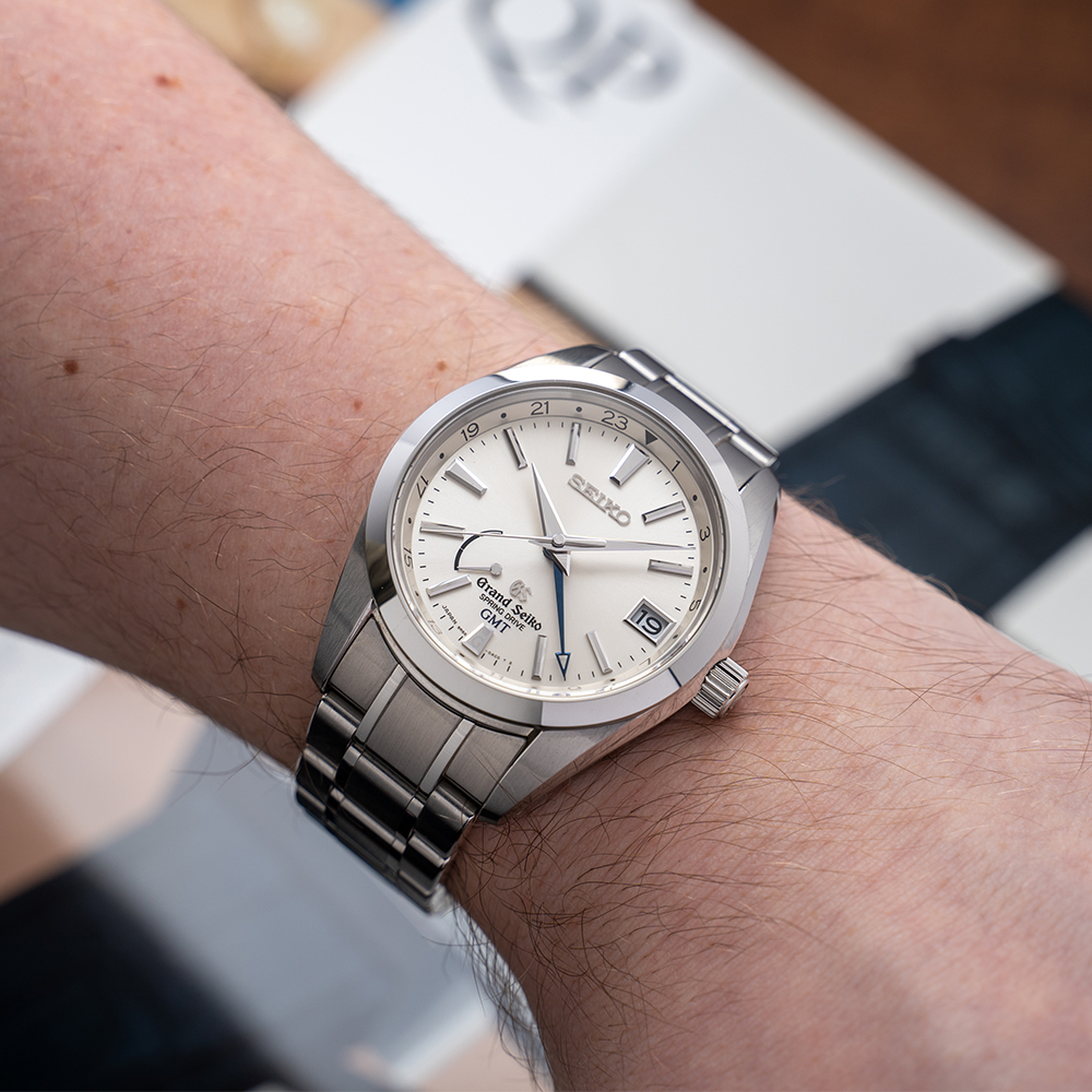 GENTLEMAN'S GRAND SEIKO SPRING DRIVE GMT, REF. SBGE005, NOVEMBER 2014 BOX & PAPERS, 40.5MM CASE, - Image 3 of 5