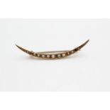 9ct gold Edwardian seed pearl crescent moon brooch - as seen, Hallmarked Chester 1911 (1.3g)
