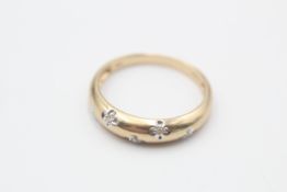 9ct yellow gold diamond set floral detail five stone ring (1.8g)