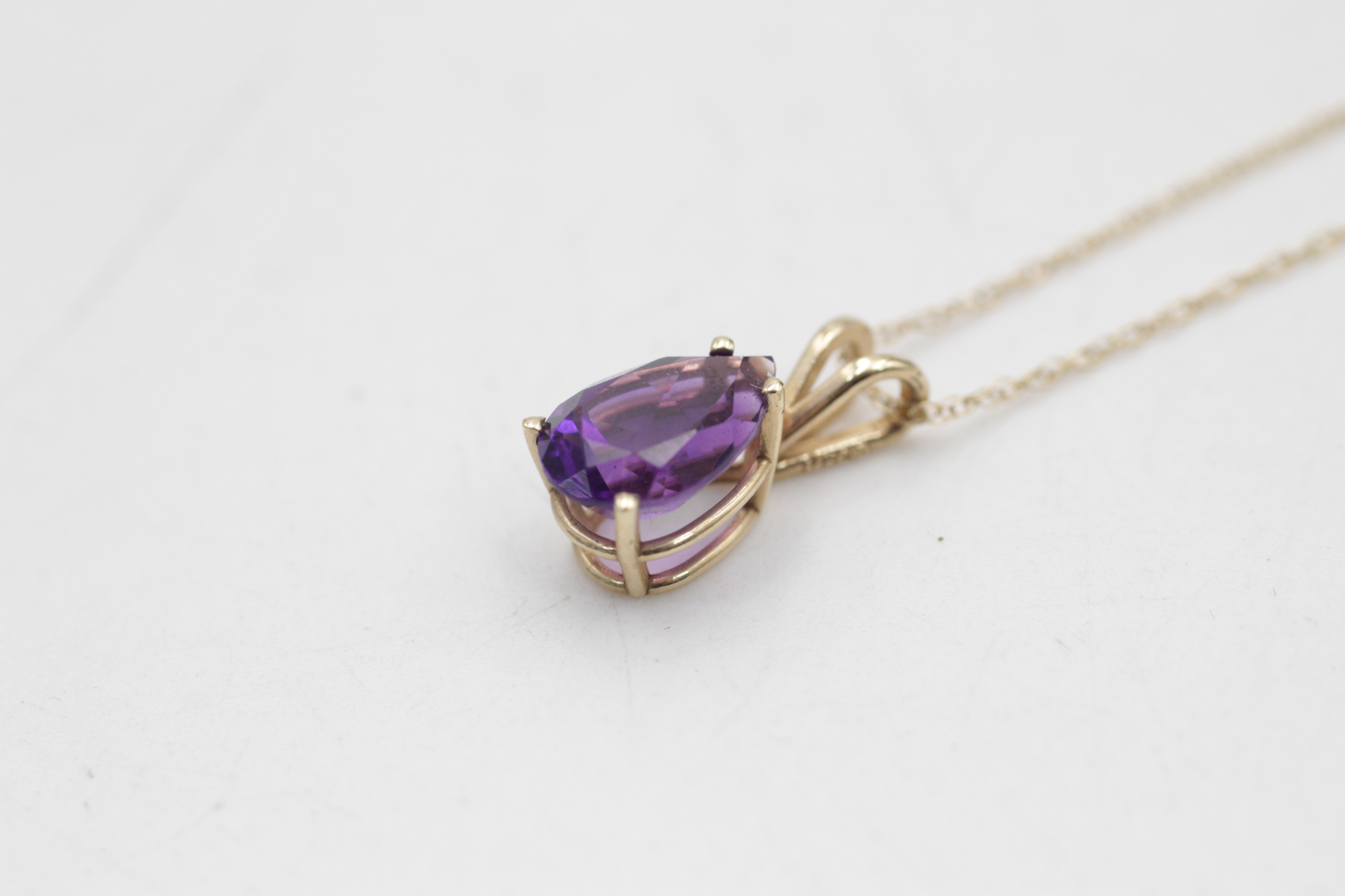 14ct gold amethyst solitaire pendant necklace (1.6g) - Image 3 of 6