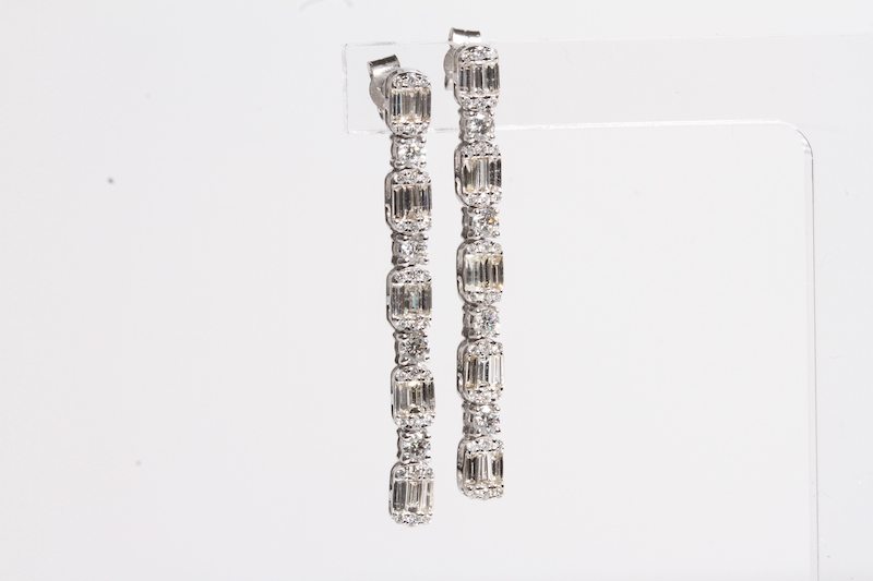 18ct long drop earrings of baguettes and brilliant cut diamonds TDW 1.80ct 4.6g