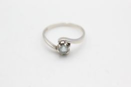 9ct white gold topaz solitaire twist setting dress ring (1.7g)