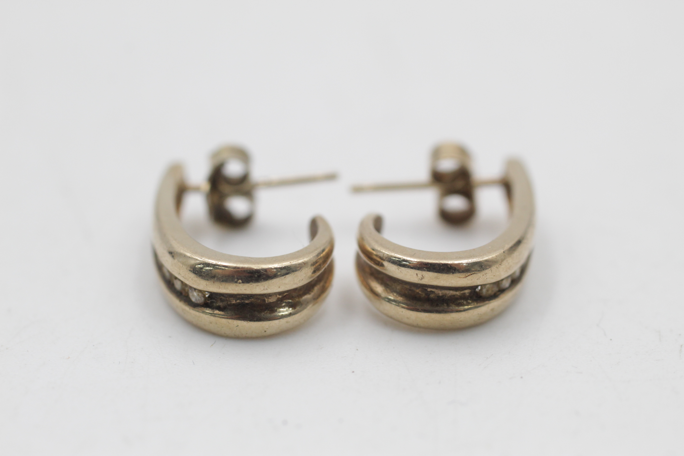 9ct gold vintage diamond channel half-hoop earrings (3.6g) - Image 3 of 6