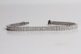 18ct Bracelet Princess Cut Diamond Centre with RB to the edges TDW 6.34cts