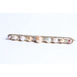 18ct Bar brooch with pearls and diamonds