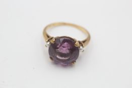 9ct gold vintage amethyst & pearl three stone cocktail ring (3.9g)