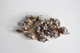 Vintage flower brooch Rose gold with diamonds