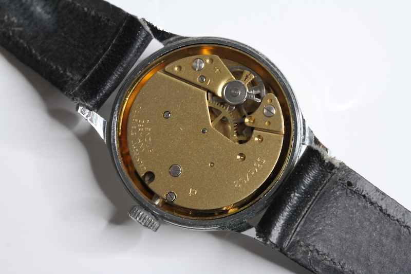 *TO BE SOLD WITHOUT RESERVE* KIENZLE VINTAGE WATCH, silvered dial, date aperture, manual wind, - Image 3 of 3