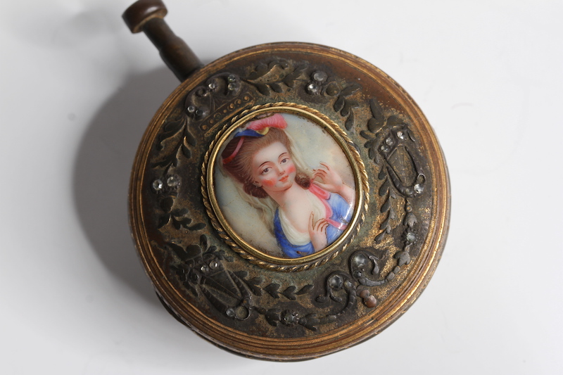 EARLY VERGE GILT POCKET WATCH WITH PORTRAIT CASE BACK - Image 2 of 3