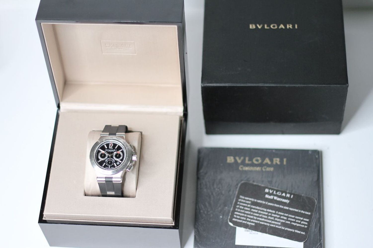 BULGARI DIAGONO CHRONOGRAPH BOX AND PAPERS REFERENCE DP42SCH, circular black dial with applied baton