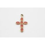 18ct gold vintage coral set cross pendant (1.2g)